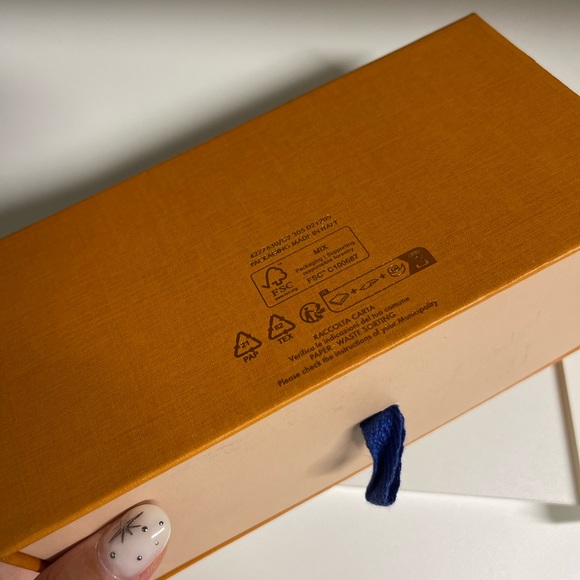 AUTHENTIC Louis Vuitton small packaging - Picture 5 of 7